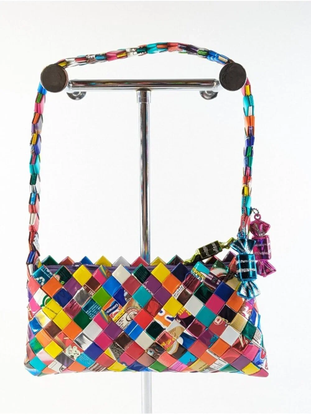 Unbranded wrapper weaved